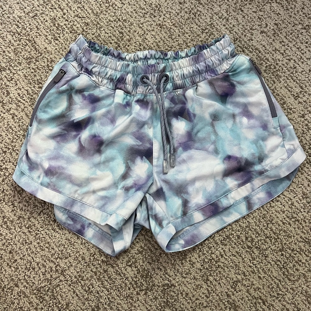ATHLETA GIRL PURPLE OMBRÉ RUNNING SHORTS
size- girls L/12